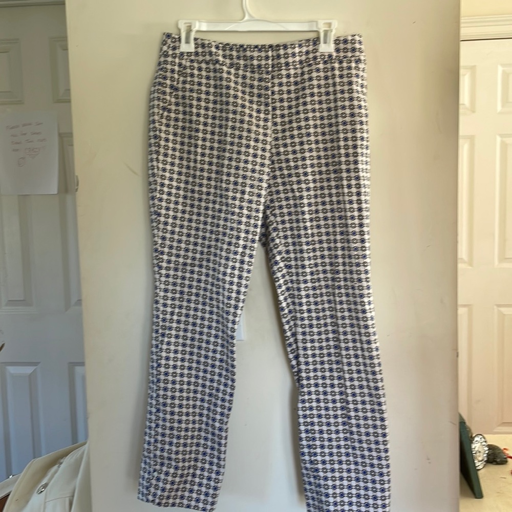 Dana Buchman size 6 pants with slit at the ankle